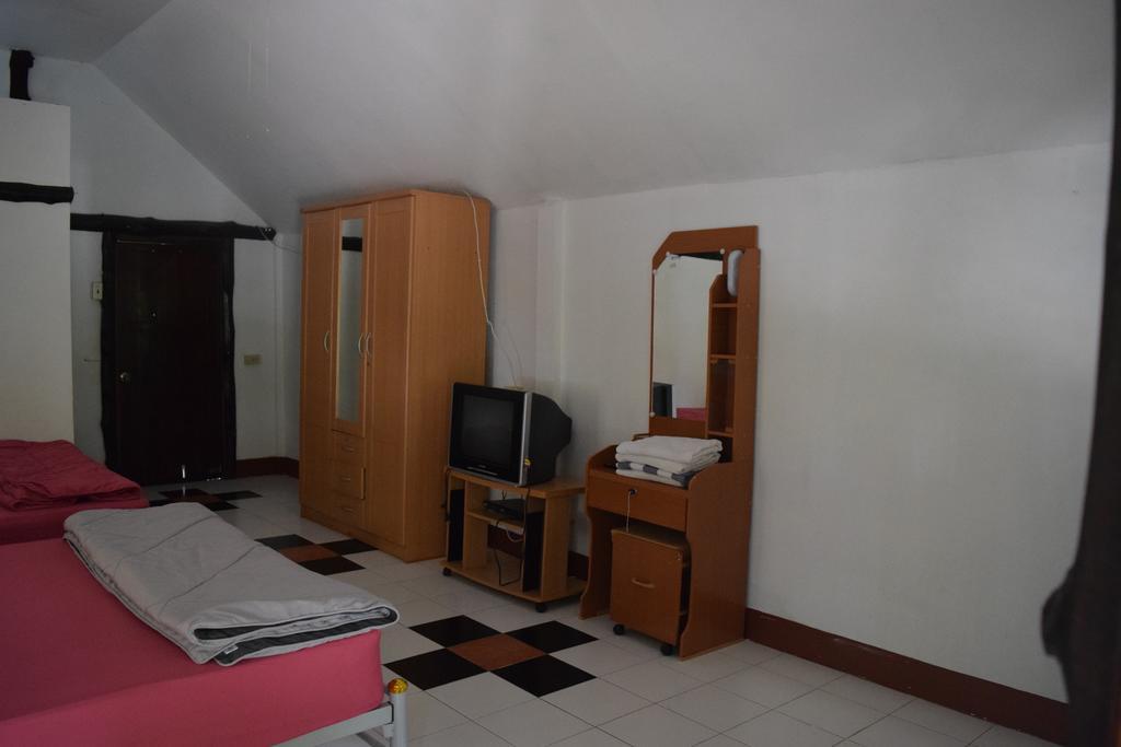 Ban Sabai Sabai Guest House Kanchanaburi Kamer foto