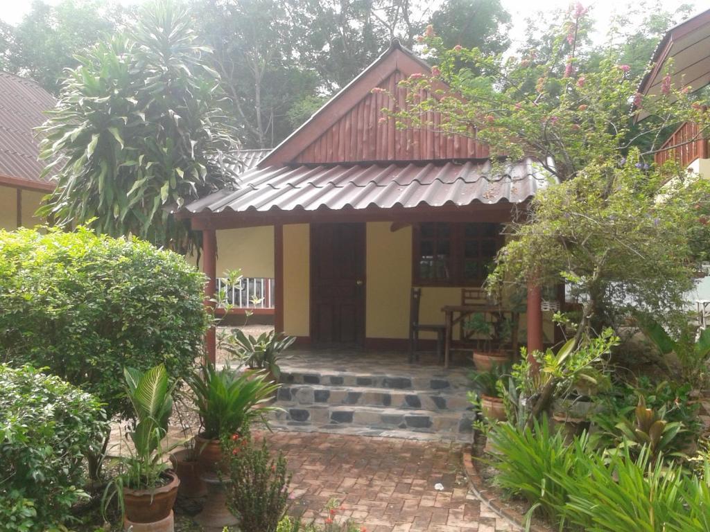 Ban Sabai Sabai Guest House Kanchanaburi Kamer foto