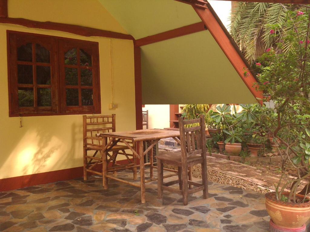 Ban Sabai Sabai Guest House Kanchanaburi Kamer foto