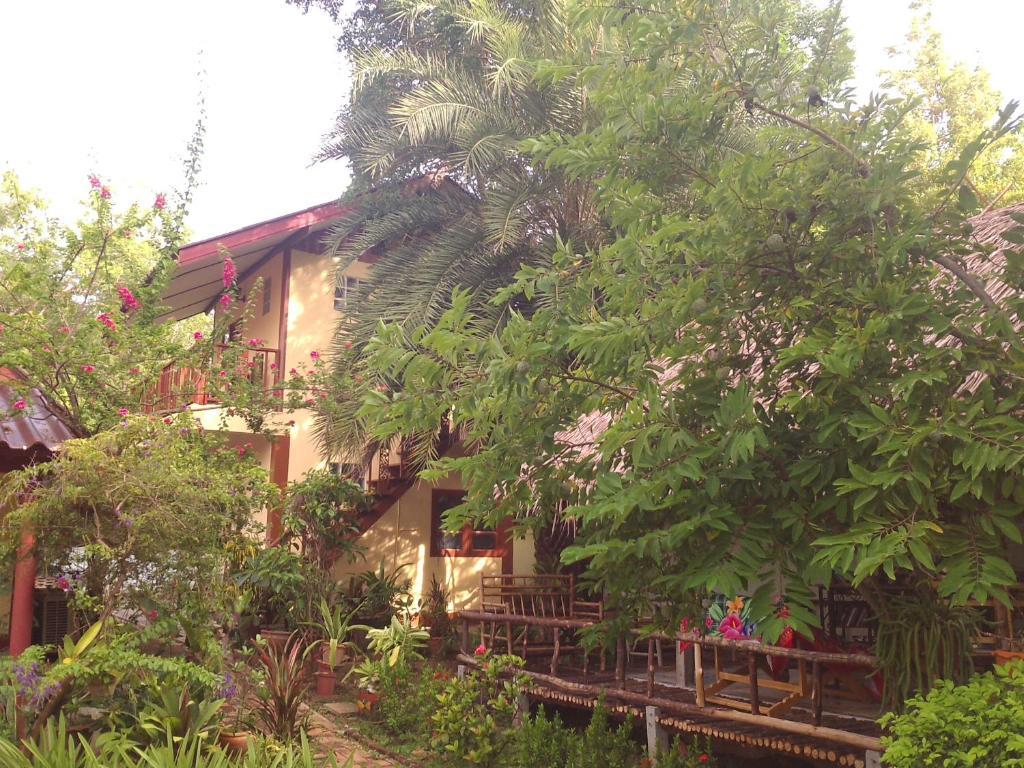 Ban Sabai Sabai Guest House Kanchanaburi Buitenkant foto