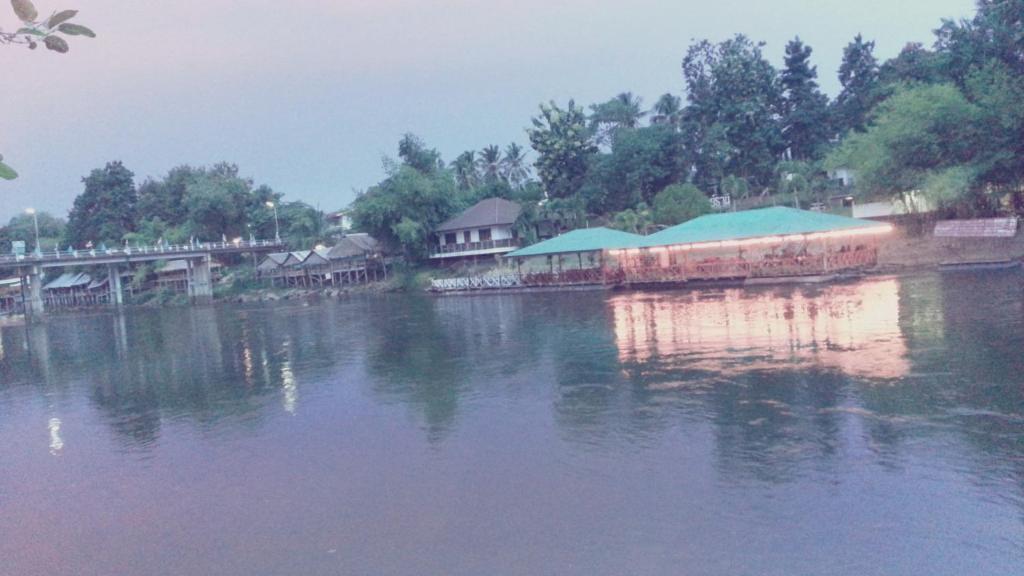 Ban Sabai Sabai Guest House Kanchanaburi Buitenkant foto