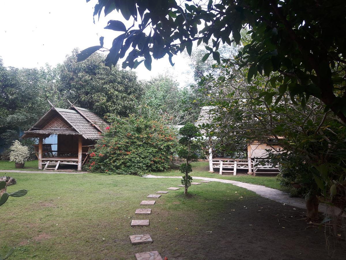 Ban Sabai Sabai Guest House Kanchanaburi Buitenkant foto